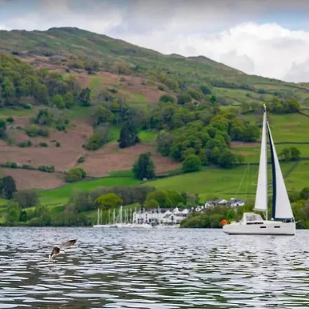 Luxury In Windermere 度假居 *